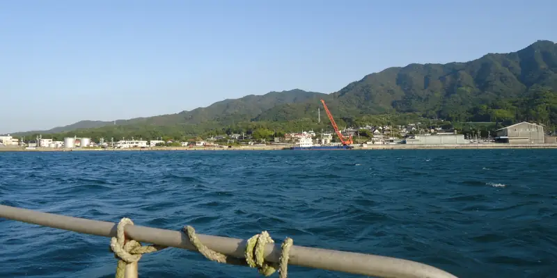 Experiencing Fishing on a Boat: The Sea Is Scary!